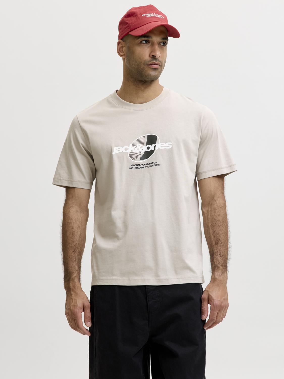 model_shot-front